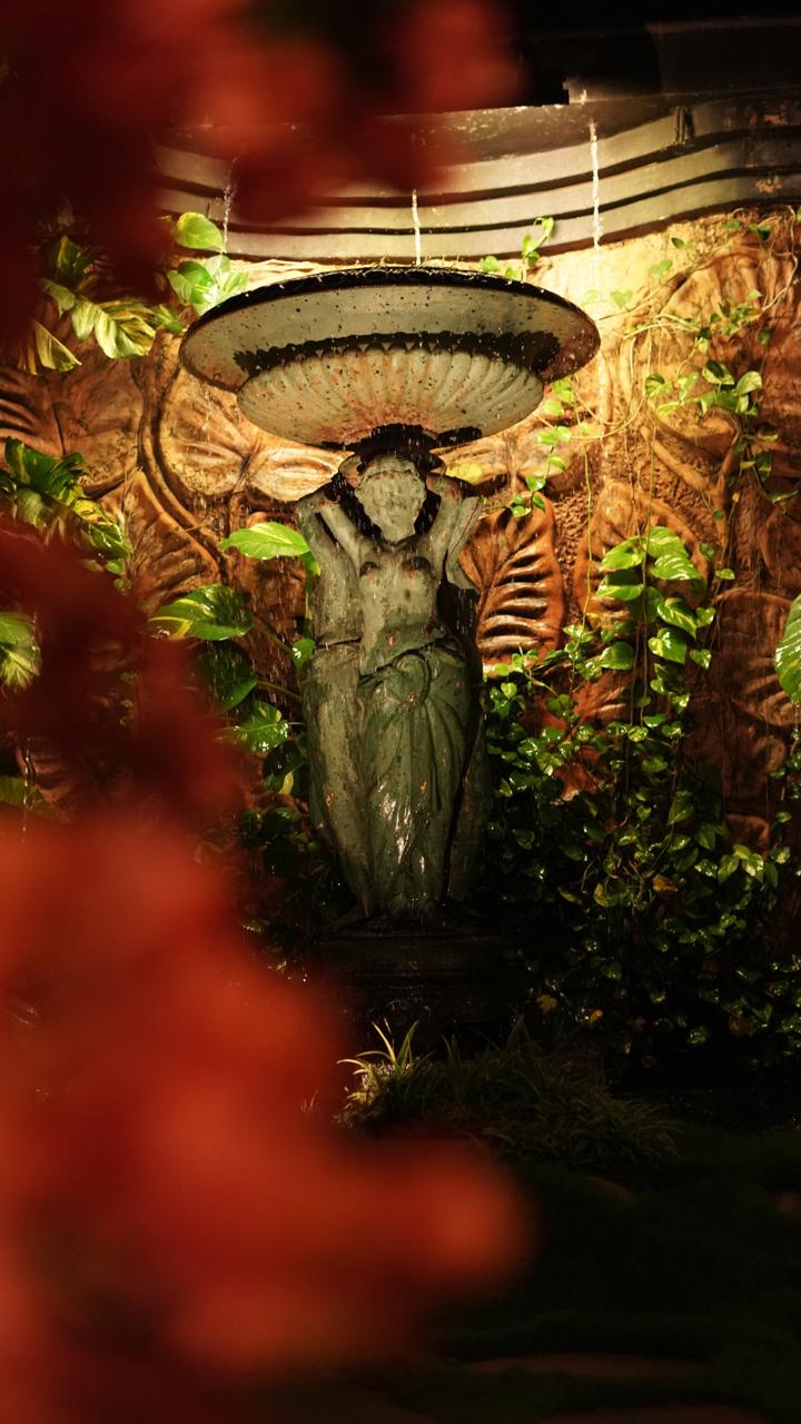 fountain-of-caryatids